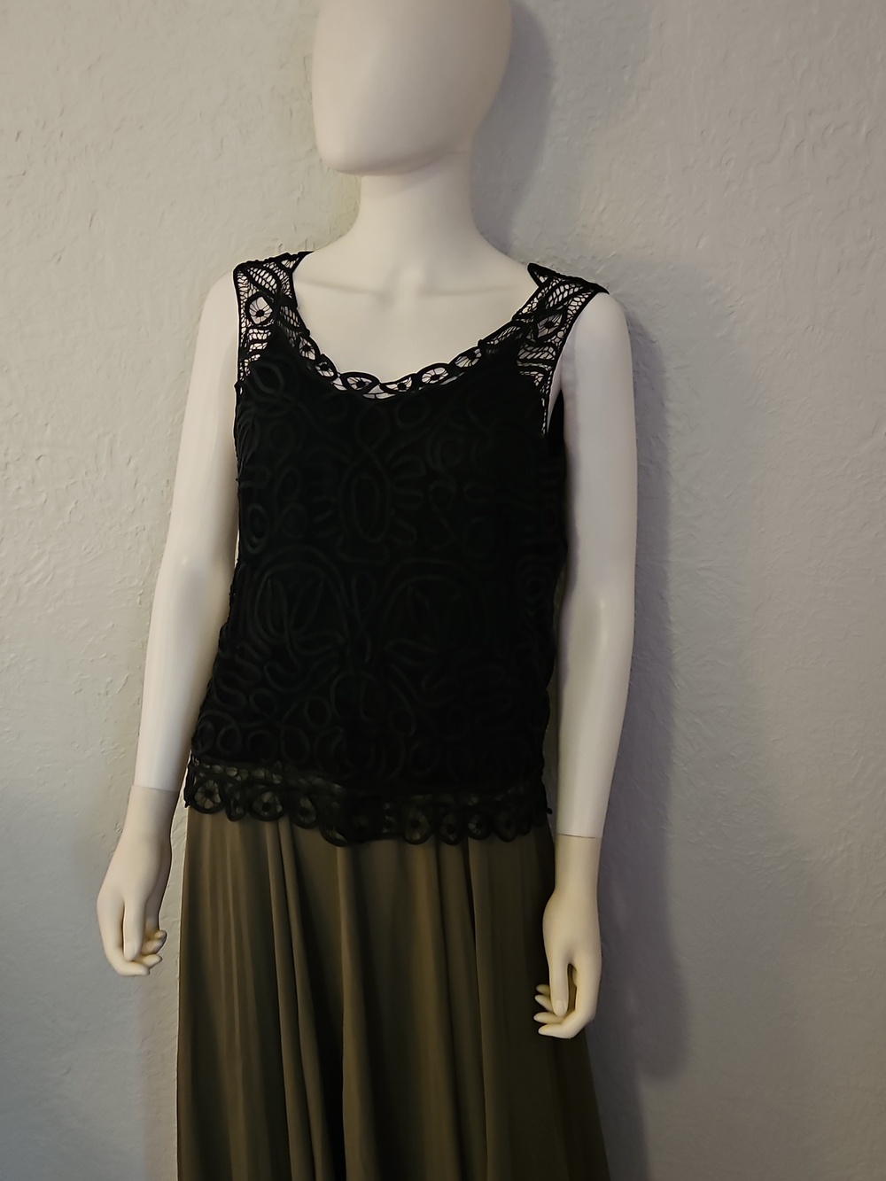 SOULMATES Black Silk Swirl Lace Overlay Sleeveless Top - Picture 3 of 8